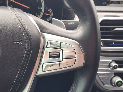 Used 2017 BMW 740i image 29
