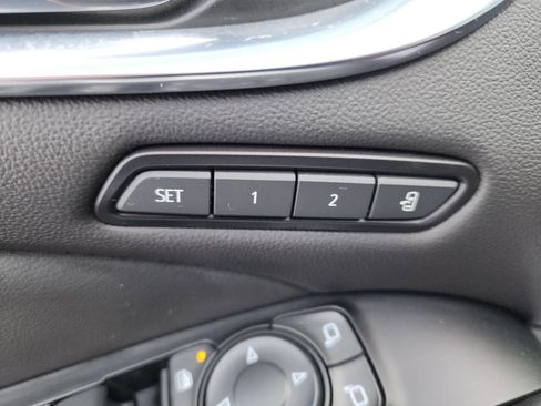 Used 2024 Buick Enclave Avenir w/ Avenir Technology Package image 22