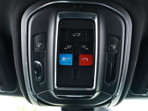 Used 2024 Jeep Grand Cherokee Altitude RWD image 20