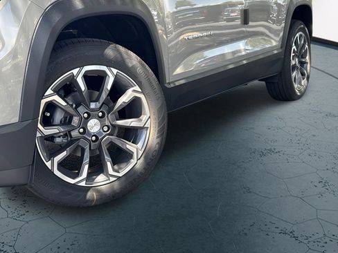 New 2027 GMC Terrain Elevation w/ Elevation Premium Package FWD image 2