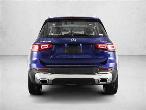 Used 2021 Mercedes-Benz GLB 250 4MATIC image 7