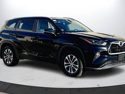 Used 2023 Toyota Highlander XLE