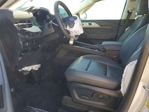 Used 2025 Ford Explorer Active w/ Active Comfort Package RWD image 7