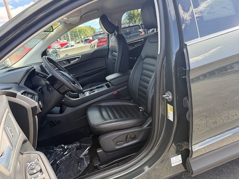 Certified 2024 Ford Edge SEL w/ Convenience Package AWD/4WD image 12