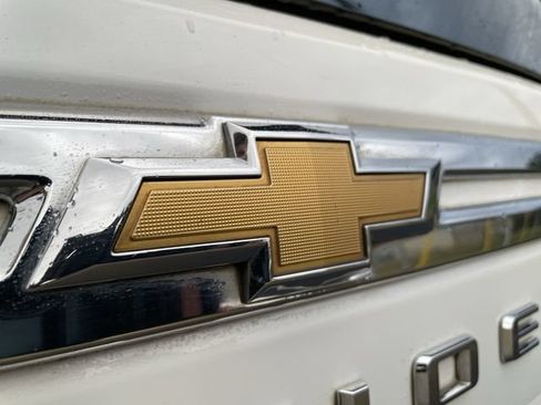 Used 2021 Chevrolet Tahoe LT w/ LT Signature Package RWD image 32
