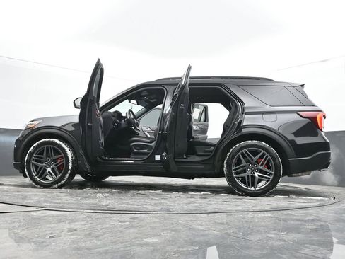 Used 2025 Ford Explorer ST image 53