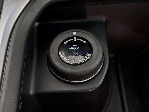 Certified 2025 Ford Expedition Active image 29