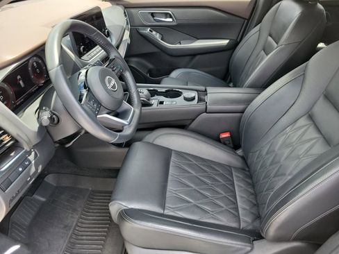 Used 2022 Nissan Rogue Platinum w/ Head-Up Display Package image 12