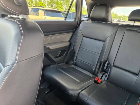Used 2022 Volkswagen Atlas Cross Sport SEL R-Line AWD/4WD image 12