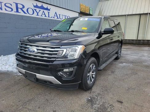 Used 2018 Ford Expedition Max XLT image 2