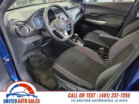 Used 2019 Nissan Kicks SV image 9