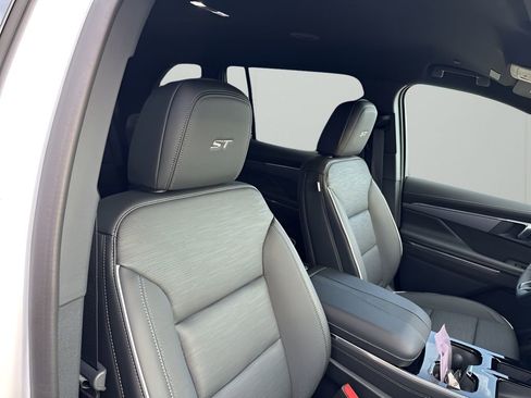 New 2026 Buick Enclave Sport Touring w/ LPO, Floor Liner Package image 15