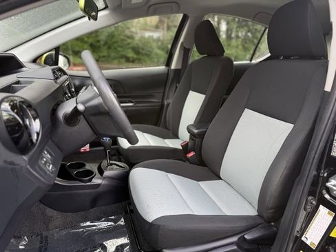 Used 2016 Toyota Prius C Four image 3