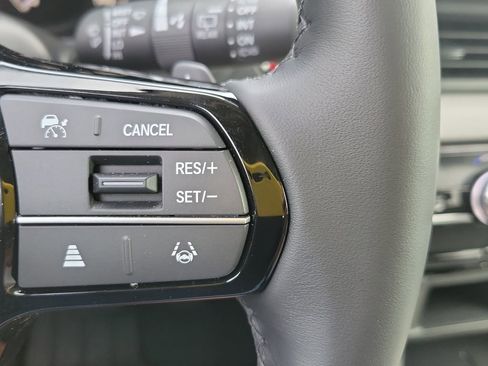 Certified 2025 Honda Pilot Touring image 23