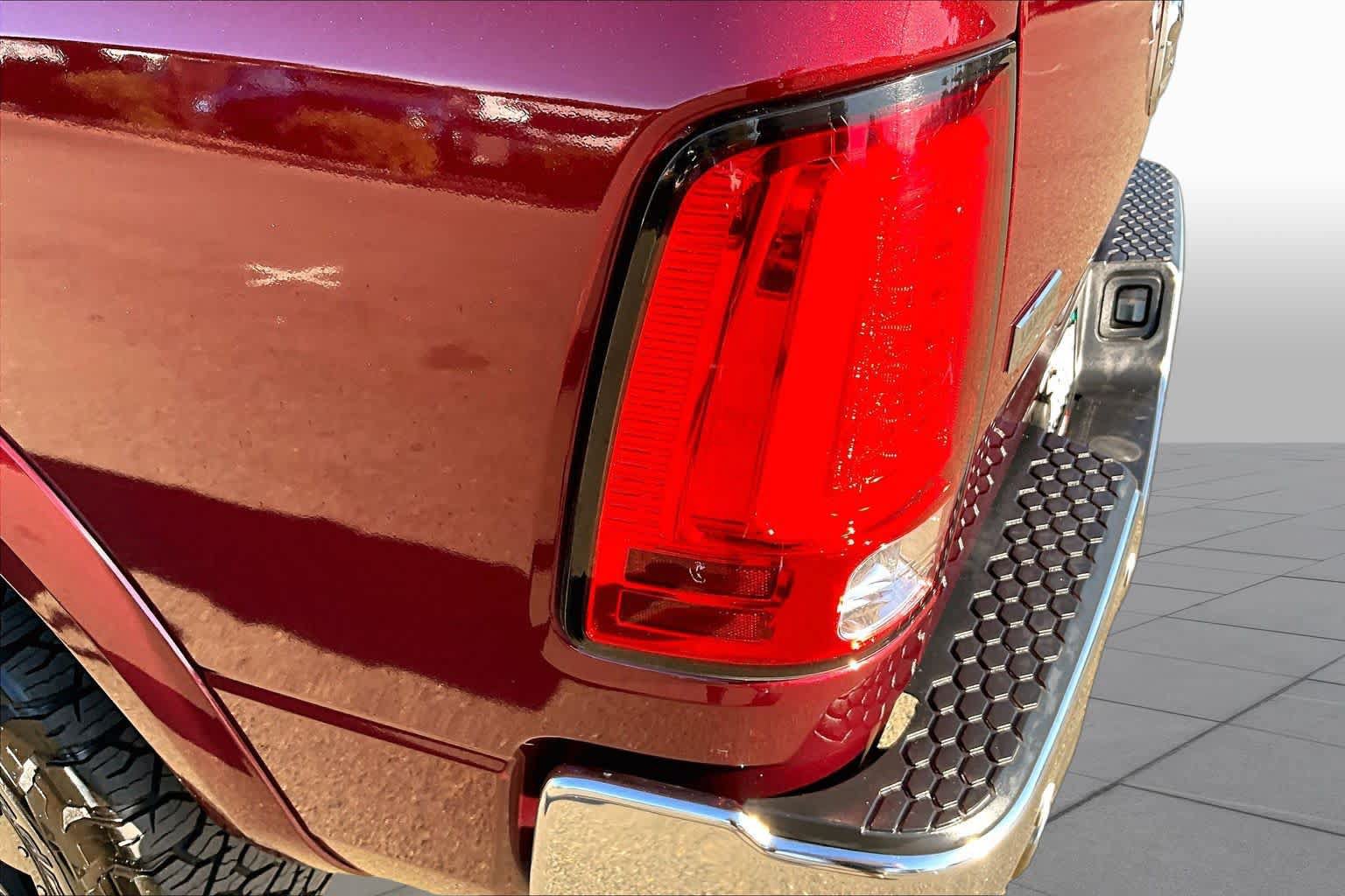 Used 2018 RAM 1500 Laramie w/ Convenience Group AWD/4WD image 28