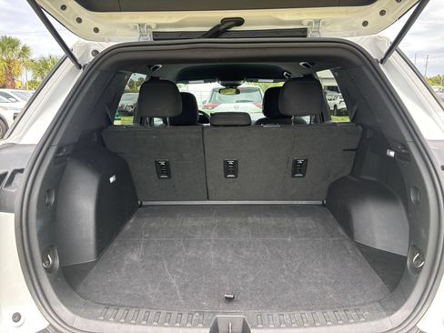 Used 2025 Chevrolet Equinox LT FWD image 28