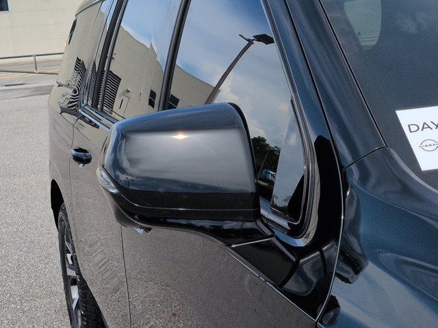 Used 2025 GMC Yukon XL AT4 Ultimate w/ LPO, Floor Liner Package AWD/4WD image 13