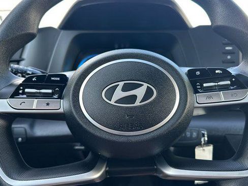 Certified 2026 Hyundai Elantra SE FWD image 22