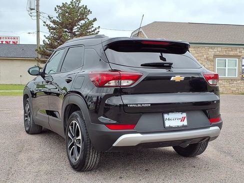 Used 2025 Chevrolet TrailBlazer LT FWD image 3