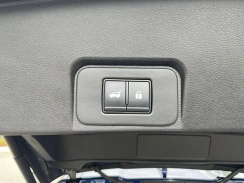 Used 2026 Nissan Rogue SV AWD/4WD image 10
