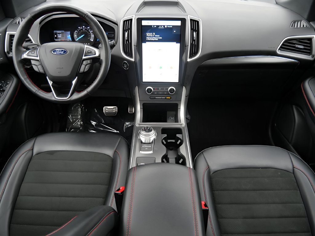 Used 2024 Ford Edge ST-Line w/ Class II Trailer Tow Package AWD/4WD image 14
