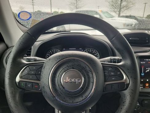 Used 2022 Jeep Renegade Latitude image 19