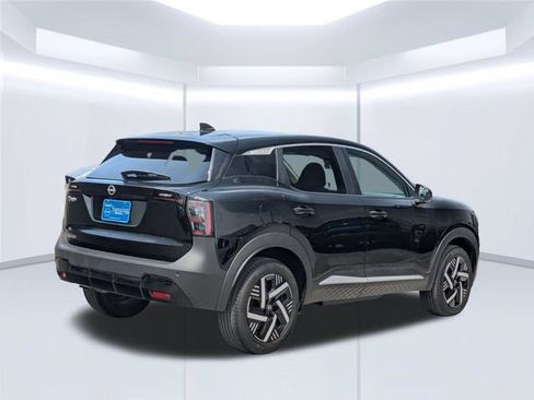 Used 2025 Nissan Kicks SV FWD image 6