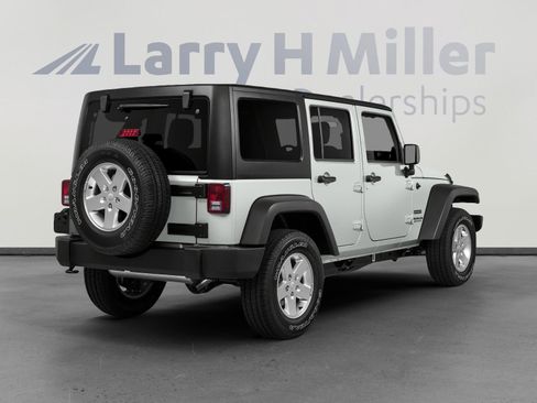 Used 2018 Jeep Wrangler Unlimited Sport S AWD/4WD image 2