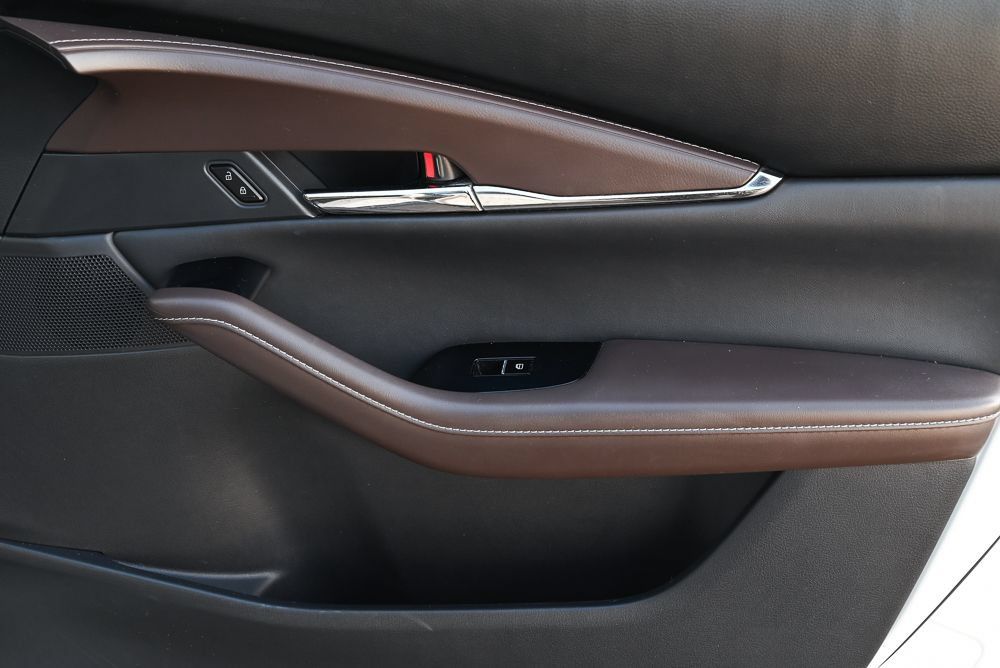 Certified 2023 MAZDA CX-30 AWD 2.5 S w/ Premium Package image 15