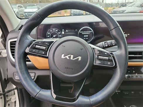 Used 2024 Kia Seltos SX w/ SX Sunroof Package image 26