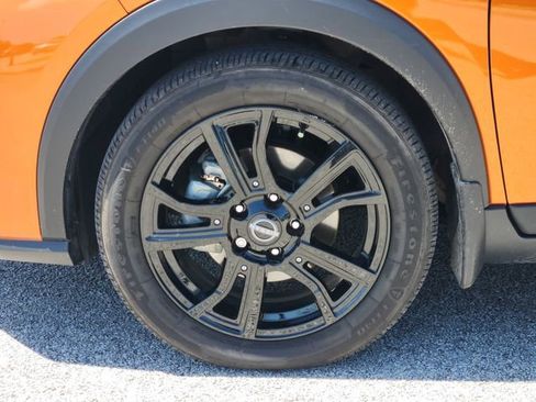 Used 2023 Nissan Kicks SR w/ SR Premium Package FWD image 7