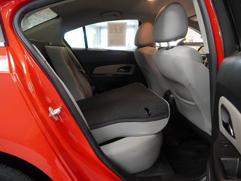 Used 2015 Chevrolet Cruze LT image 23