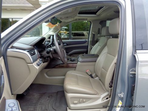 Used 2017 Chevrolet Tahoe LT AWD/4WD image 9
