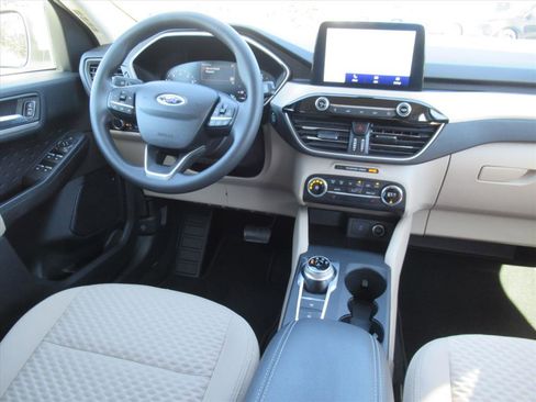 Used 2020 Ford Escape SE image 13