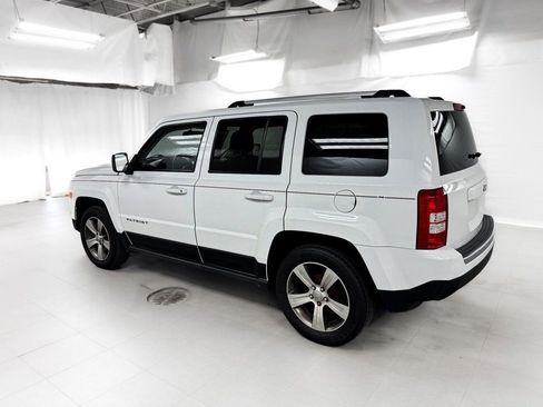 Used 2017 Jeep Patriot High Altitude FWD image 3