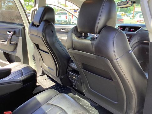 Used 2015 Chevrolet Traverse LTZ AWD/4WD image 40