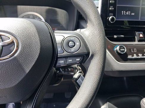 Used 2020 Toyota Corolla LE FWD image 19