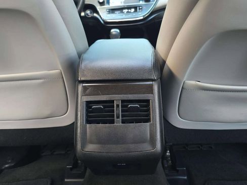 Used 2018 Toyota Avalon XLE Premium image 47