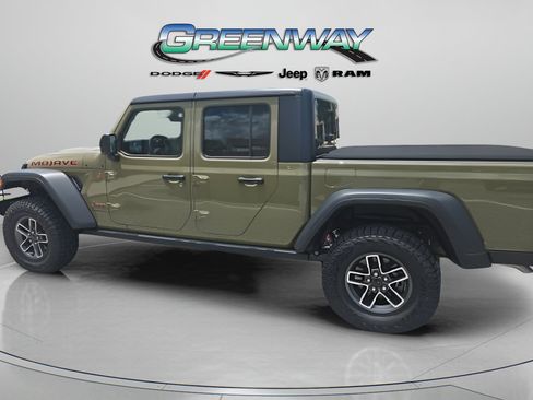 Used 2025 Jeep Gladiator Mojave w/ Safety Group AWD/4WD image 4