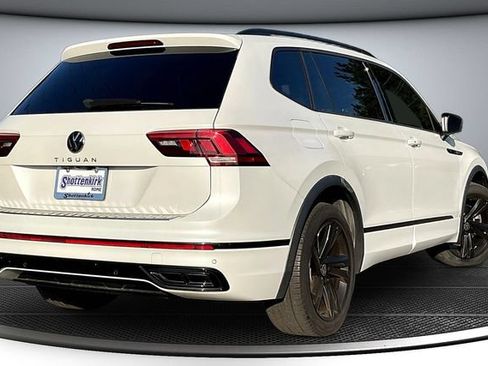 Used 2023 Volkswagen Tiguan SE R-Line FWD image 5