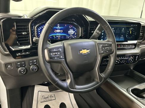 Used 2024 Chevrolet Silverado 3500 High Country w/ High Country Premium Package AWD/4WD image 4