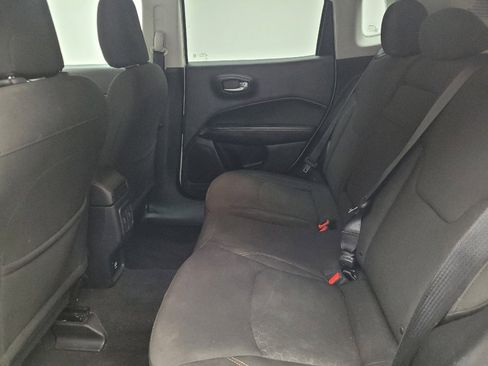 Used 2018 Jeep Compass Sport AWD/4WD image 18