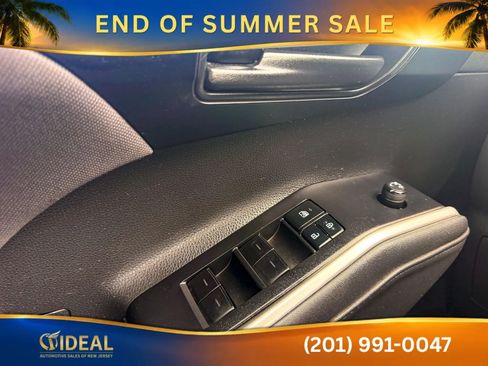 Used 2021 Toyota Highlander LE AWD/4WD image 37