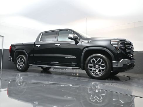 Used 2022 GMC Sierra 1500 SLT w/ SLT Premium Plus Package AWD/4WD image 23