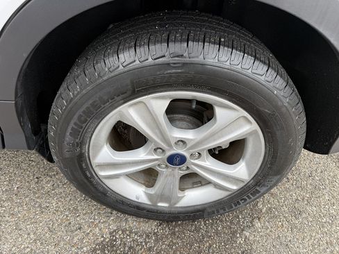 Used 2016 Ford Escape SE AWD/4WD image 9