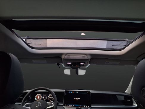 New 2026 Volkswagen Tiguan SE image 49