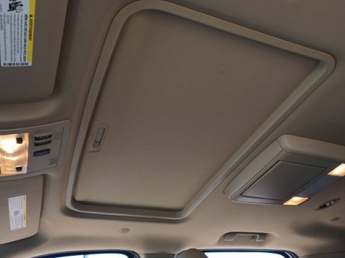 Used 2012 GMC Yukon XL Denali image 24