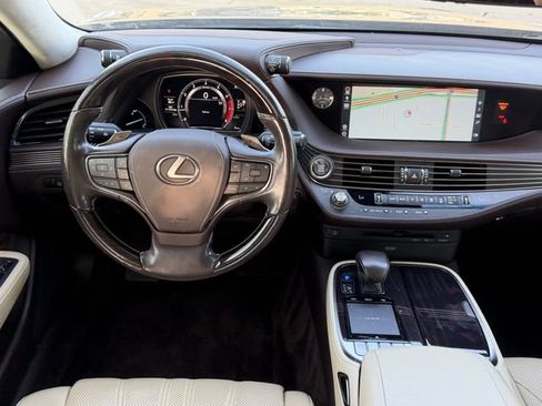 Used 2019 Lexus LS 500 w/ Interior Upgrade Package RWD image 11