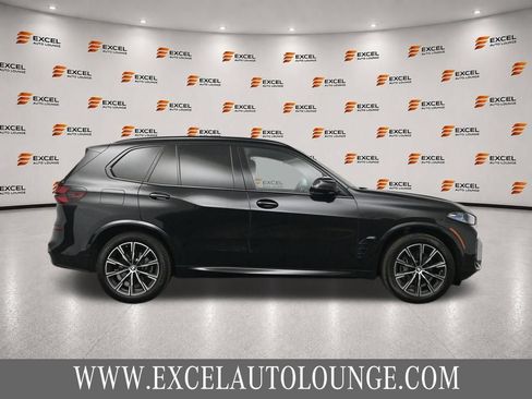 Used 2024 BMW X5 xDrive40i w/ M Sport Package AWD/4WD image 6