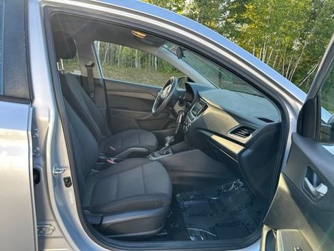 Used 2020 Hyundai Accent SE FWD image 12